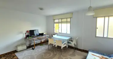 Apartamento 4 habitaciones en Alicante, España