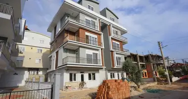 Квартира 2 спальни с террасой, с охраняемой территорией в Koyunlar, Турция