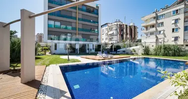 2 room apartment in Muratpasa, Turkey