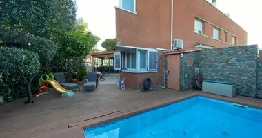 Townhouse 4 bedrooms in Castelldefels, Spain