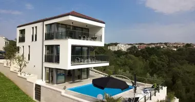 Villa 4 bedrooms in Livade, Croatia