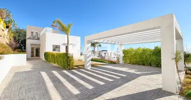 4 bedroom apartment in Benahavis, Spain