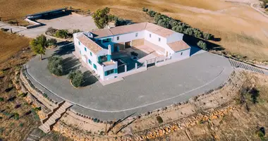 5 bedroom house in Ardales, Spain