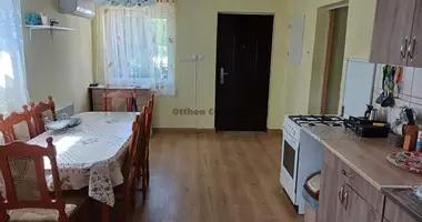 2 room house in Nagyvenyim, Hungary