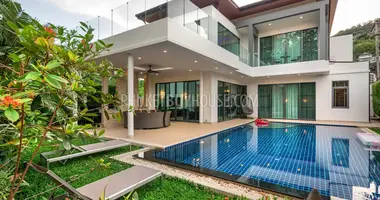 Villa 3 bedrooms with 
rent in Ban Kata, Thailand