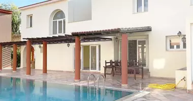 Haus 4 Schlafzimmer in Strovolos, Cyprus