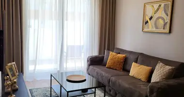 Apartamento 1 habitacion con Jardín, con Vista del patio, con aparcamiento público en Budva, Montenegro