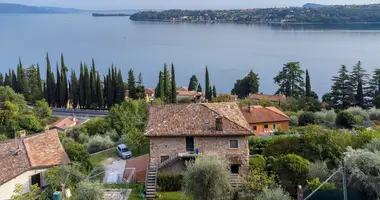 Villa 18 zimmer mit Straße in Salo, Italien