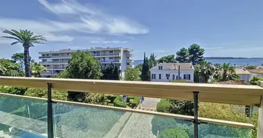 3 bedroom apartment in Cannes, France