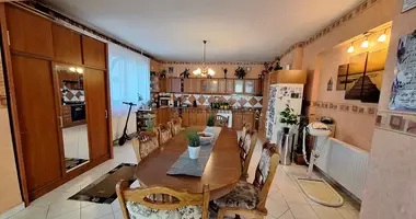 6 room house in Gyoengyoes, Hungary