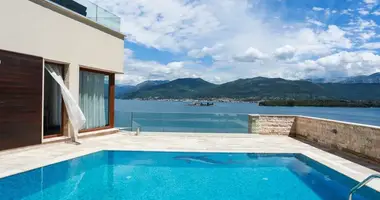 Villa 5 bedrooms in Tivat, Montenegro