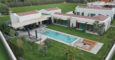 Villa 4 chambres avec Balcon, avec Climatiseur, avec Garage dans Celal Bayar Mahallesi, Turquie