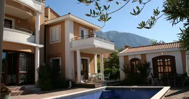 Villa 4 bedrooms with Sea view, with Terrace in Trojica, Montenegro