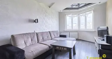 Apartamento 3 habitaciones en Minsk, Bielorrusia