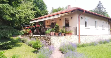 5 room house in Csobanka, Hungary