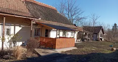 3 room house in Koemlo, Hungary