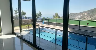 Villa Villa de 4 habitaciones con aparcamiento, con vista al mar, con la piscina en Alanya, Turquía