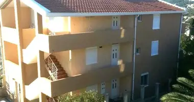 Casa 9 habitaciones en Dobra Voda, Montenegro