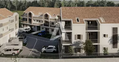 Apartamento con aparcamiento en Risan, Montenegro