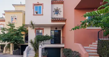 Таунхаус 4 комнаты в Estepona, Испания