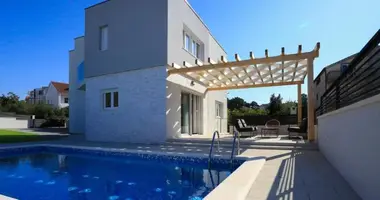 Villa 4 bedrooms in Brodarica, Croatia