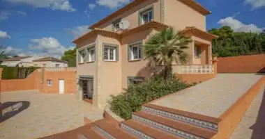 5 bedroom apartment in Calp, Spain