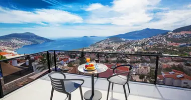 Villa 5 zimmer mit Balkon, mit Klimaanlage, mit Meerblick in Kalkan, Türkei