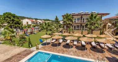 Hotel 800 m² en Skala Fourkas, Grecia