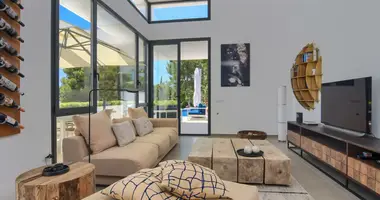 Villa  mit Garage, mit Badezimmer, mit Privatpool in Benissa, Spanien