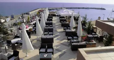 Hôtel 2 500 m² dans Nea Skioni, Grèce