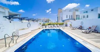 Casa 5 habitaciones en Paralimni, Chipre