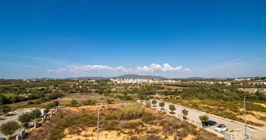 2 bedroom apartment in Quelfes, Portugal