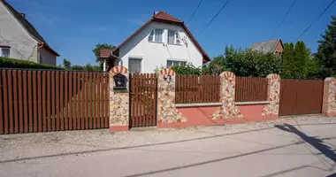 4 room house in Szekesfehervari jaras, Hungary