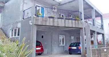 Дом в Херцег-Нови, Черногория