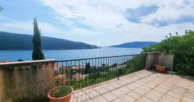 5 bedroom house in Kumbor, Montenegro