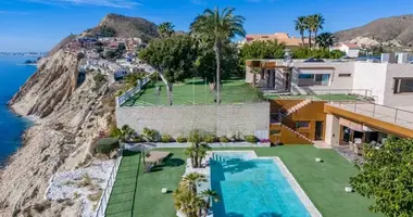 6 bedroom house in el Campello, Spain