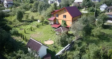 Haus in Bialarucki siel ski Saviet, Weißrussland