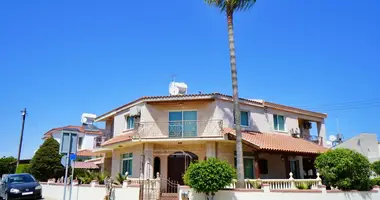 5 bedroom house in Tersefanou, Cyprus