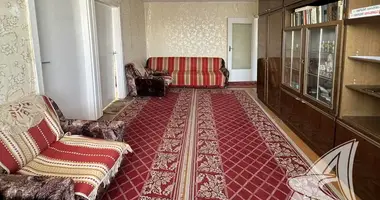 Apartamento 3 habitaciones en Muchaviecki sielski Saviet, Belarús