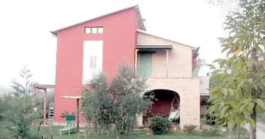 Hôtel 600 m² dans Morrovalle, Italie