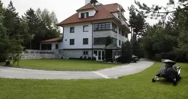 Дом 10 спален в Подгорица, Черногория