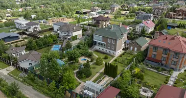 Cottage 5 bedrooms in Milukovo, Russia