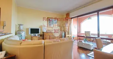 3 bedroom apartment in Verbania, Italy