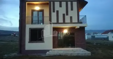 Villa 5 zimmer mit Asphaltierte Straße, mit Verfügbar, mit Verfügbar in Tiflis, Georgien