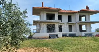 4 bedroom house in Agios Mamas, Greece