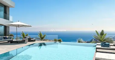 Villa 4 bedrooms in Calp, Spain