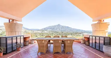5 bedroom apartment in San Pedro Alcantara, Spain