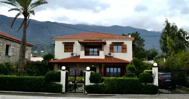 Dom wolnostojący 5 pokojów w Municipality of Xylokastro and Evrostina, Grecja