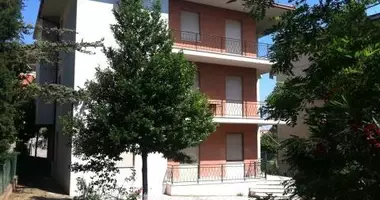 Casa 17 habitaciones en Terni, Italia