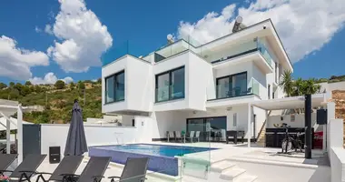 Villa  avec parkovka parking, avec Vue sur la mer, avec Piscine dans Croatie